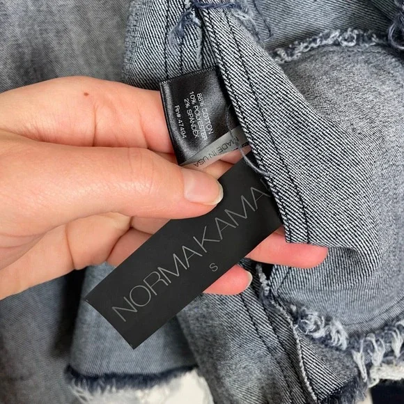 Norma Kamali Woman's S Frayed Seam‎ Jean Jacket Spring Cropped Collared